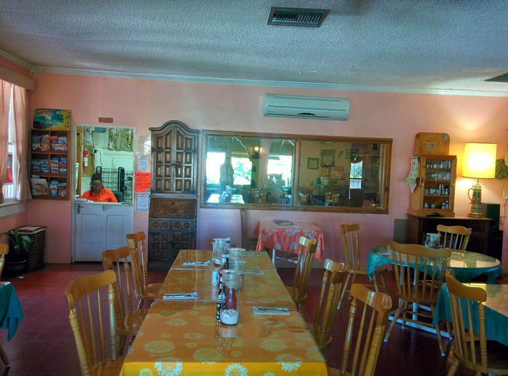 Orange Hill Beach Inn Nassau Exteriér fotografie